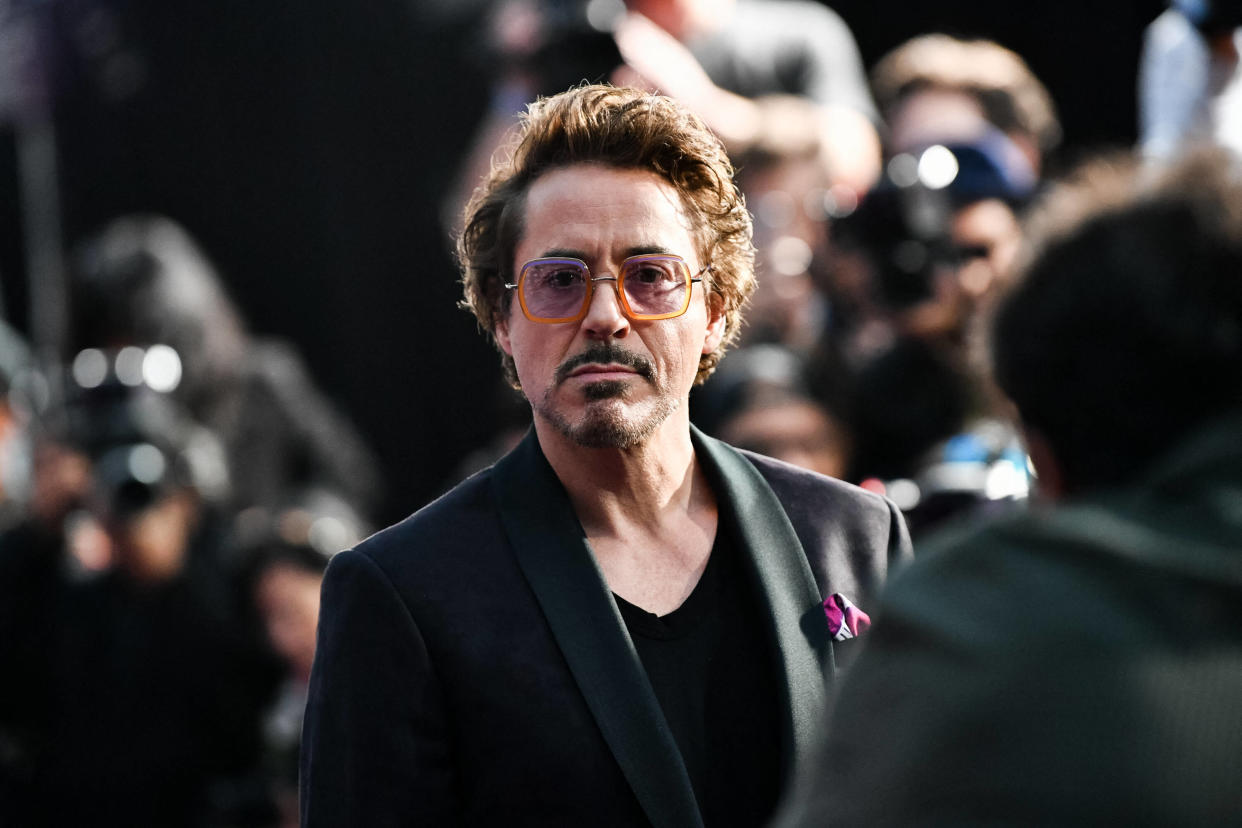 Robert Downey Jr mentionne les critiques qu’il a reçu pour son rôle dans « Oppenheimer », lors de sa victoire aux Critics Choice Award.