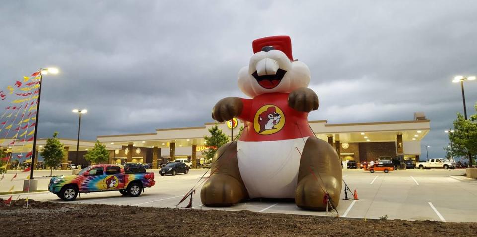 An inflatable beaver greeted shoppers when Fort Worth’s Buc-ee’s opened in 2016.