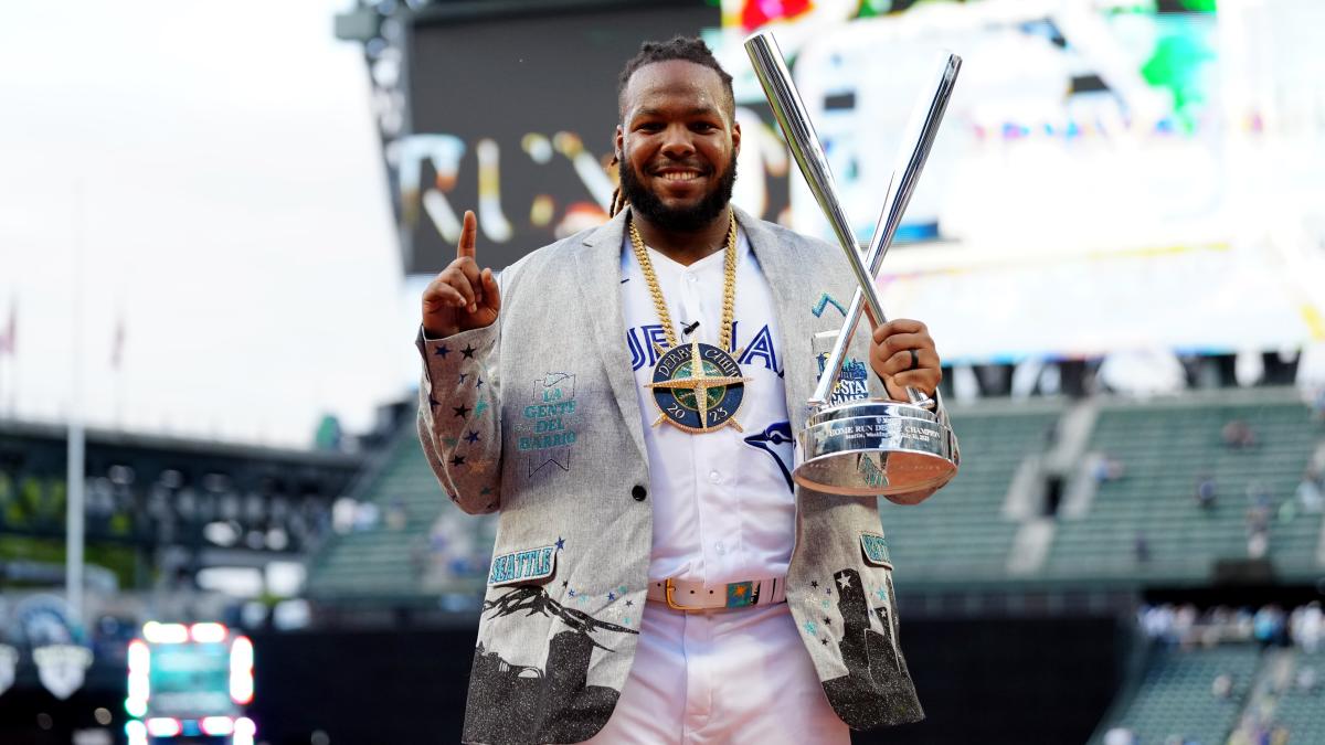 Like father, like son. 🤩 Vladimir Guerrero Jr. and Vladdy Sr. are the  first father-son duo to win the Home Run Derby. 👨‍👦