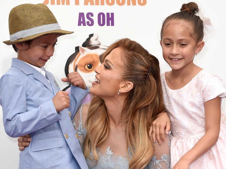 jennifer lopez twins max emme