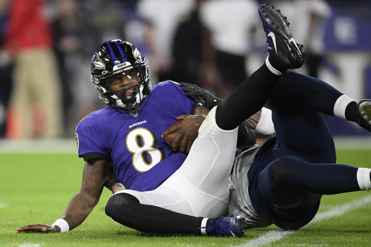 Lamar Jackson seeks first playoff win in Ravens rematch with Titans on  Yahoo Sports app