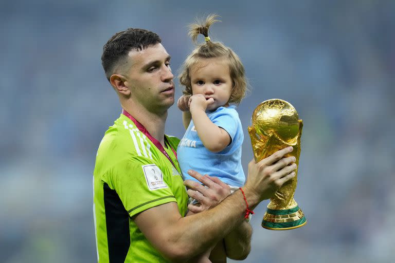 Dibu Martínez, uno de los grandes protagonistas del título mundial de la Argentina en Qatar 2022