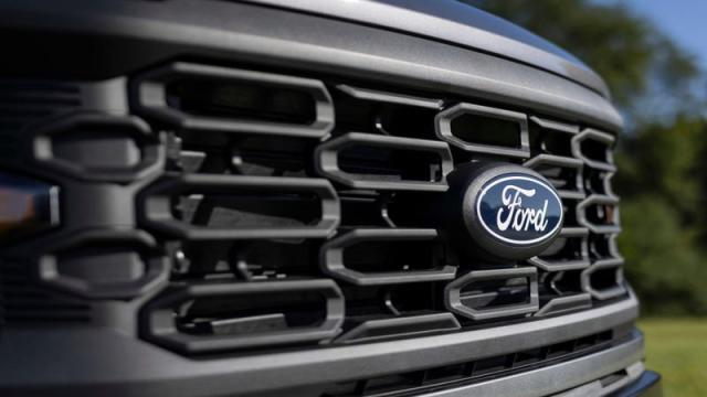 Ford Quietly Unveils New Logo On 2024 F-150 - Yahoo Sports