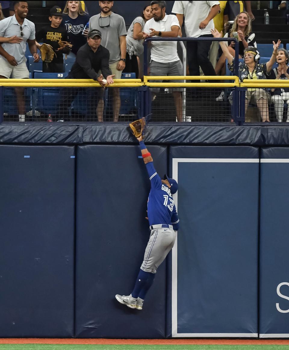 DEP-BEI AZULEJOS-RAYS (AP)