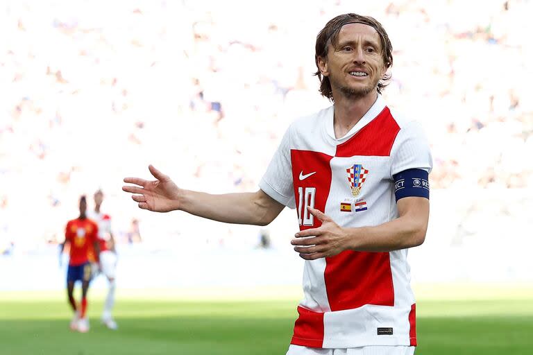 Luka Modric no pudo guiar a Croacia en la fecha 1 y perdió 3 a 0 con España; busca reponerse