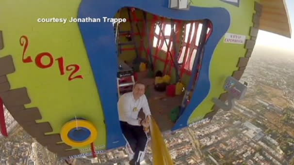 Balloonist Jonathan Trappe abandons Atlantic flight after failing to reach ocean