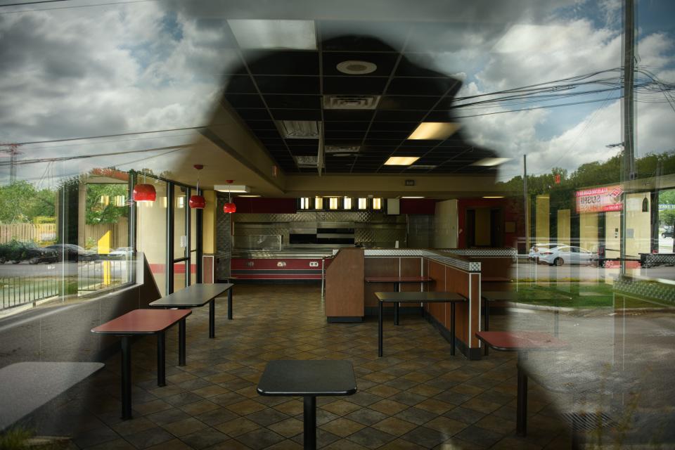 A former Hardee’s sits empty on the corner of Skibo and Raeford roads. The restaurant closed on Dec. 31, 2022.
