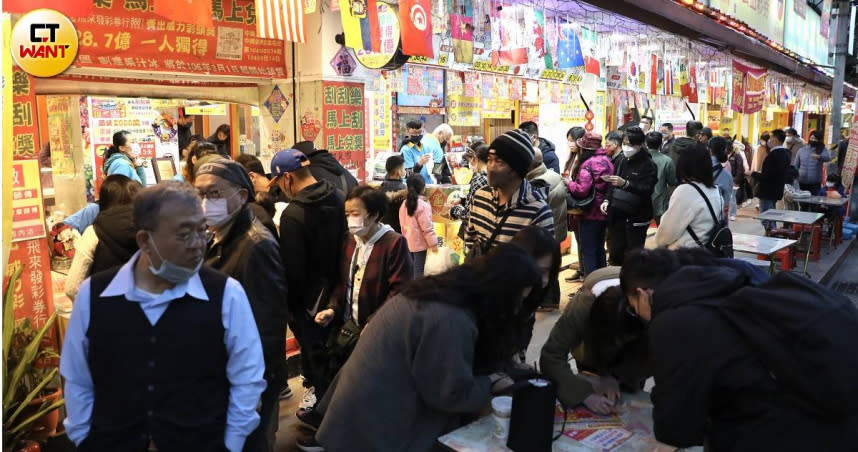 台彩30日開出大樂透、威力彩、春節大紅包號碼。（示意圖／侯世駿攝）