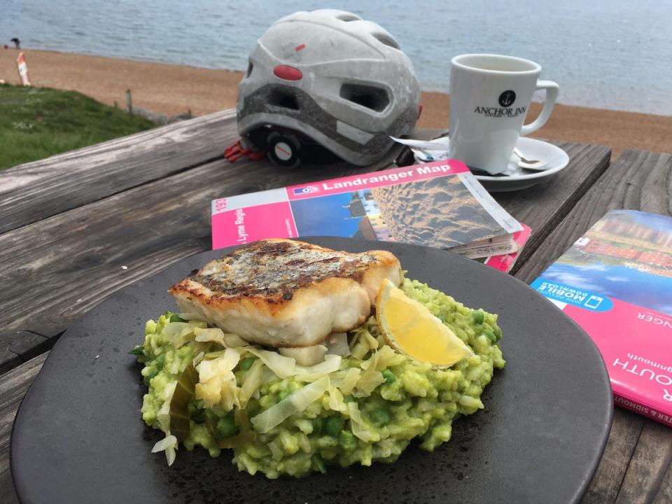 Lunch al fresco at the Anchor Inn: 