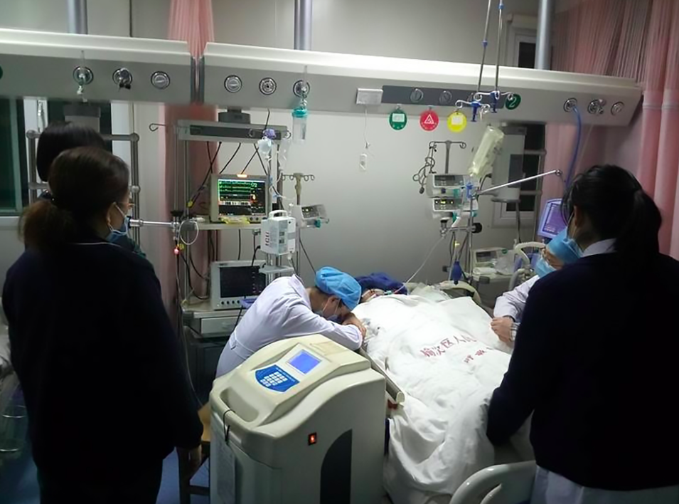 <em>The respiratory illness specialist collapsed in front of her patient (AsiaWire)</em>