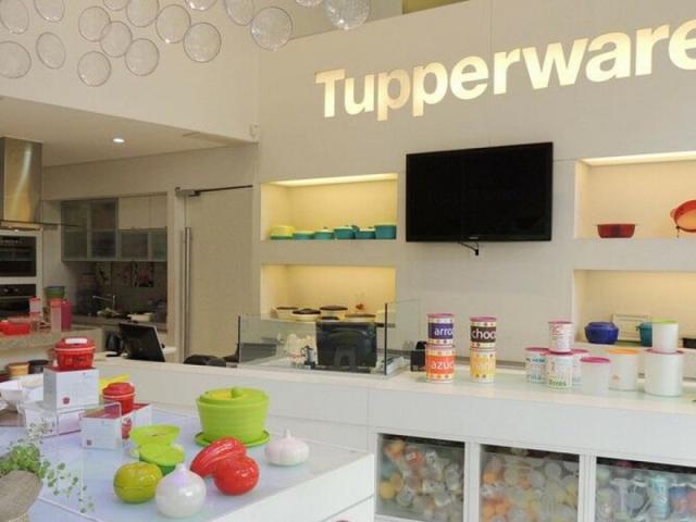 Icónica marca estadounidense Tupperware al borde de la quiebra
