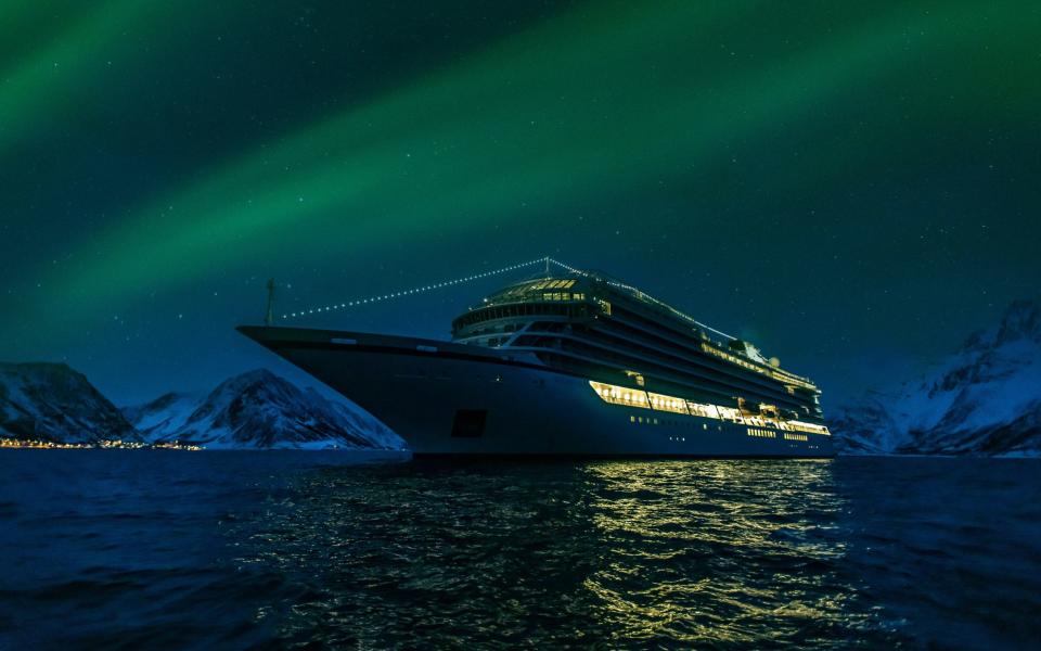 best northern lights cruises 2021 2022 - ALASTAIR MILLER