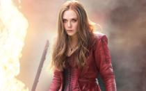 In "Age of Ultron" war Wanda Maximoff (Elizabeth Olsen) mit ihren Psychokräften noch eine echte Gefahr für Iron Man und Co. Später gehörte sie als Scarlet Witch selbst den Avengers an und kämpfte für das Gute. Inzwischen hat sie mit "WandaVision" ihre eigene Serie (auf Disney+). (Bild: Walt Disney / Marvel 2016 / Zade Rosenthal)