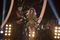 <p>The violinist suffered a rib injury during season 25 rehearsals and went to the hospital. She danced through the pain, earning solid scores on a tough paso doblé the next day, per <em><a href="https://people.com/tv/dancing-with-stars-mark-ballas-talks-lindsey-stirling-rib-injury/" rel="nofollow noopener" target="_blank" data-ylk="slk:People;elm:context_link;itc:0;sec:content-canvas" class="link ">People</a></em>.</p><p>“She’s doing better,” her pro partner Mark Ballas told reporters. “She wanted to be here tonight [to talk to press], but I told her she needed to go rest and put ice on her ribs … Her health comes first.” After resting up, Lindsey and Mark went on to place second. </p>