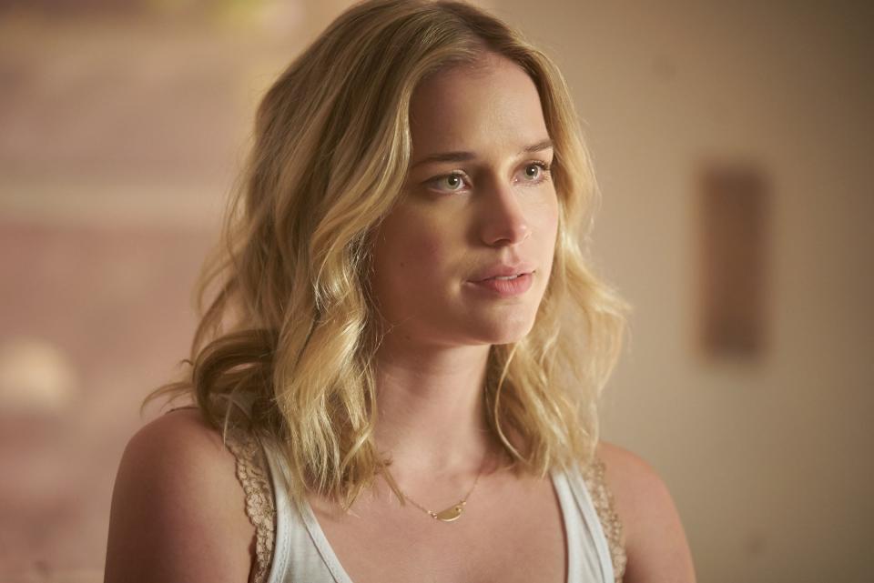 Elizabeth Lail as Guinevere Beck in "You"