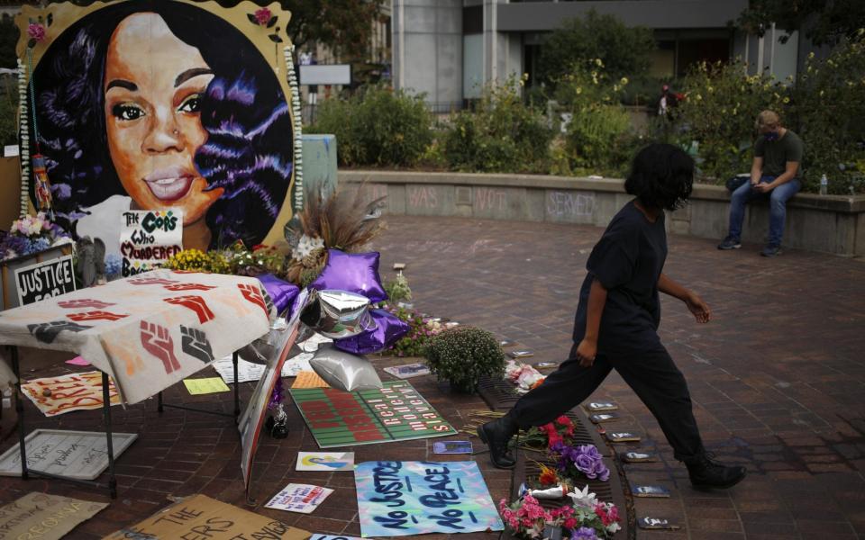 A memorial for Breonna Taylor in Louisville, Kentucky - Luke Sharrett /Bloomberg