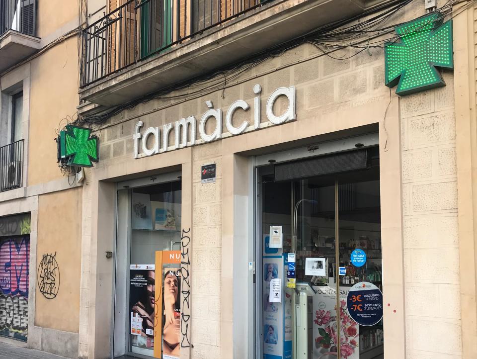outside of pharmacy in barcelona spain