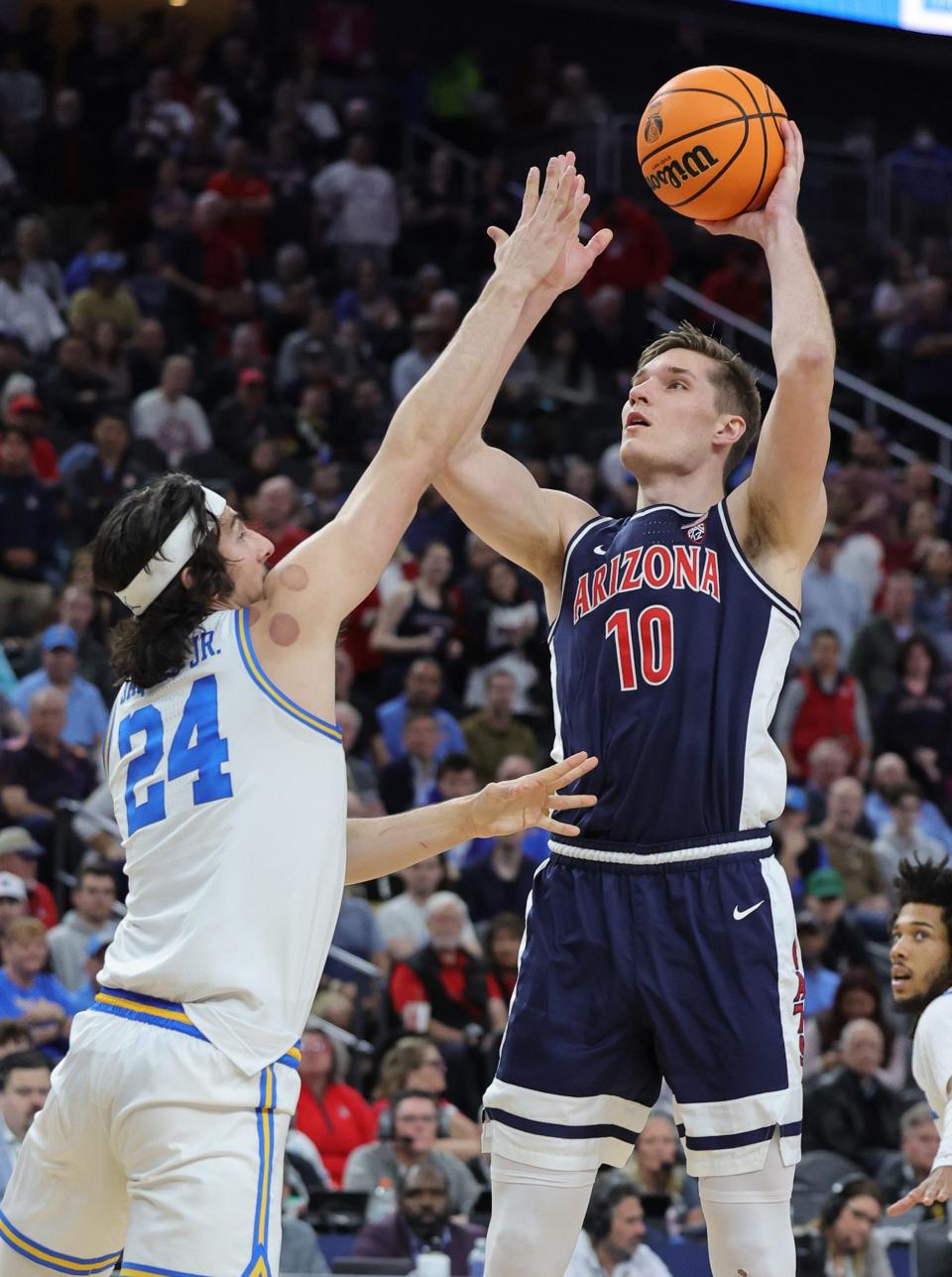 Azuolas Tubelis and the Arizona Wildcats are big favorites against Princeton in the first round of the NCAA Tournament.