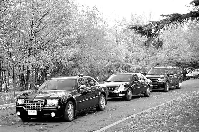 Harper motorcade rolls up on wedding