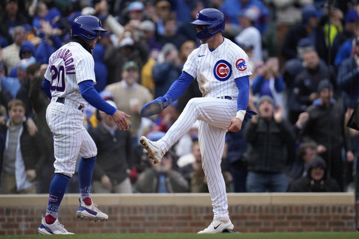 Cubs' Nico Hoerner leaves game with strained left hamstring