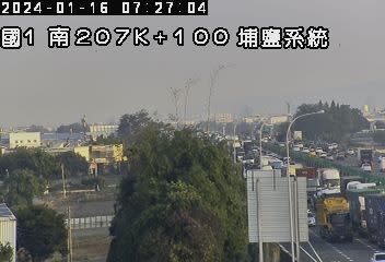 ▼這起車禍導致車輛回堵。（圖／翻攝自警廣即時報 路況報導 事故追蹤）