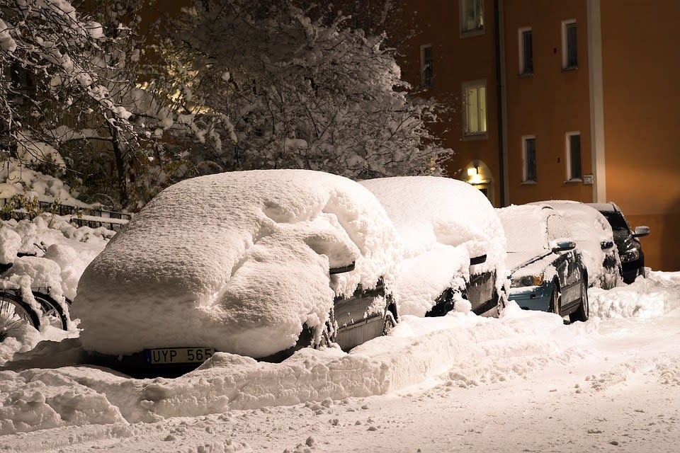 圖／這麼冷有辦法開車上路嗎？戶外停車會不小心變「雪」車？