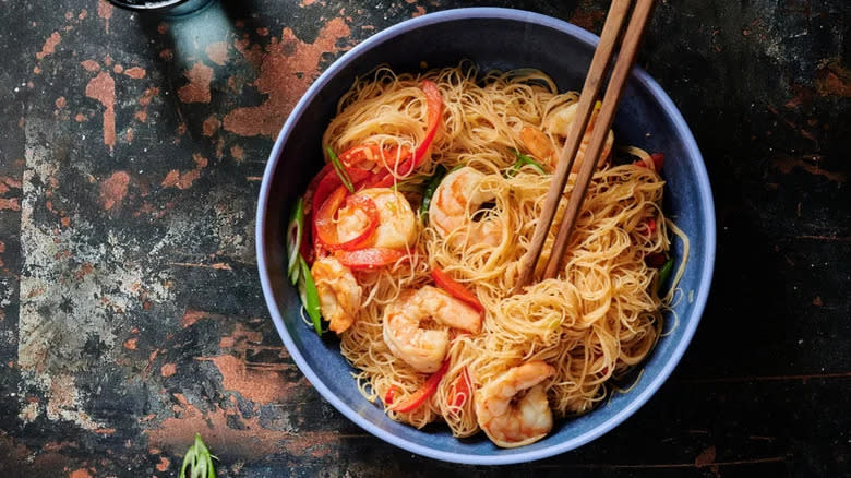 kung pao shrimp with noodles