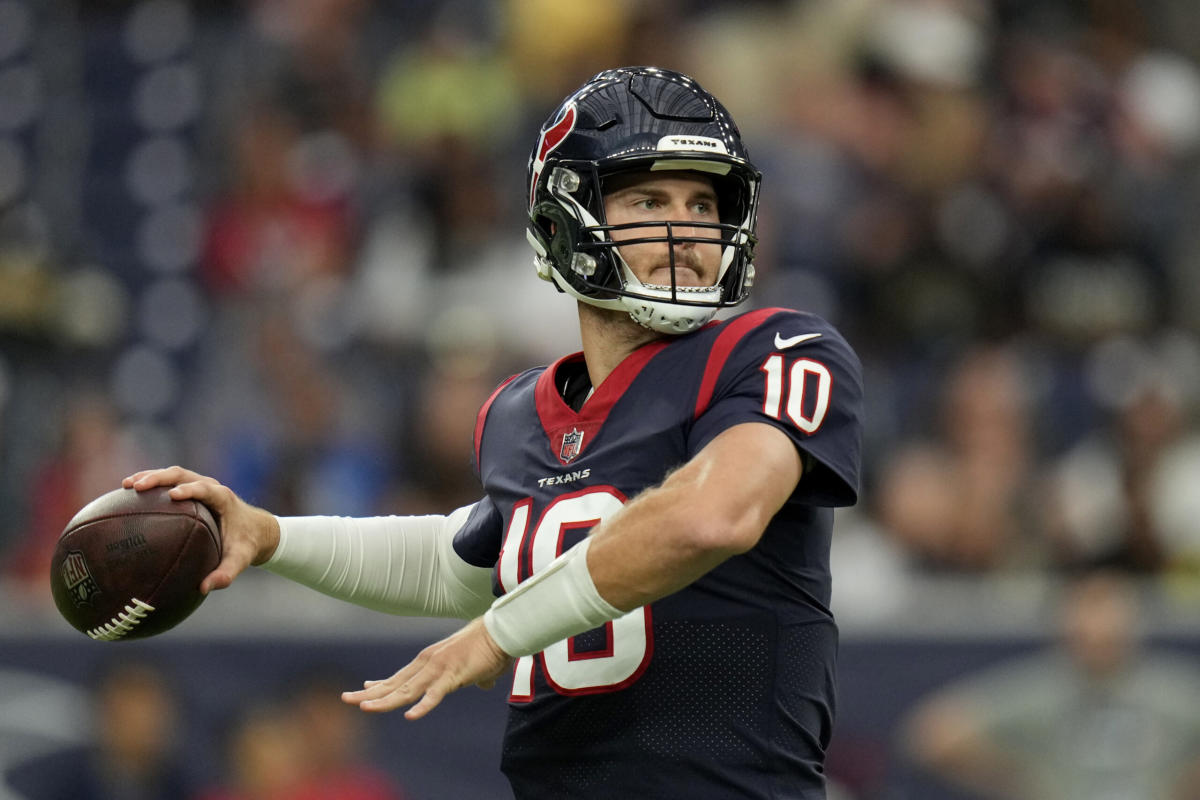 McClain: Texans rookie QB Davis Mills soaking it all in