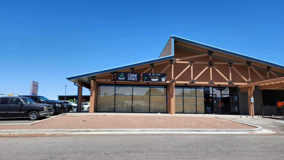 Cheba Hut, a toasted sub concept shop that often includes a bar, is coming to El Paso's West Side.