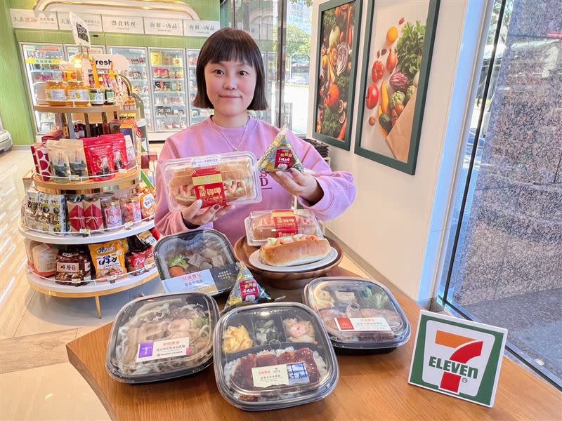 4大星級主廚監製開運美食，帆立貝飯糰、小龍蝦堡新鮮海味攻佔味蕾。（圖／超商業者提供）