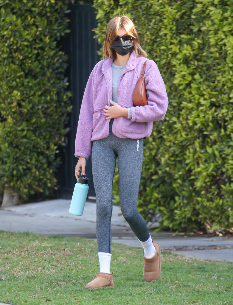Kaia Gerber wearing the Hit The Slopes Fleece Jacket by Free People  (Image via Getty Images)