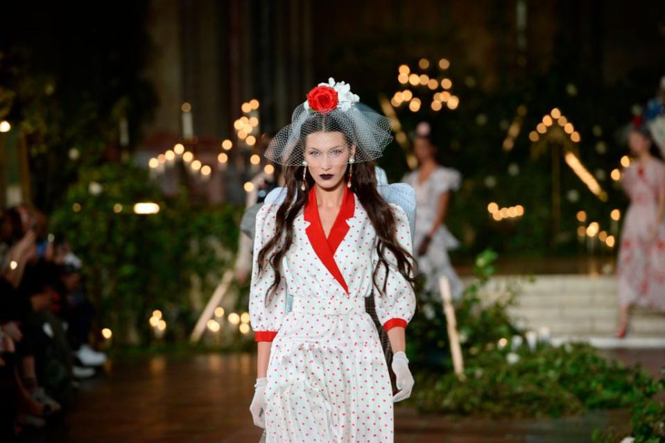 <p>Just in case you needed more convincing this is a trend worth watching: Presenting this rose-topped veil on Bella Hadid on the Rodarte runway.</p>
