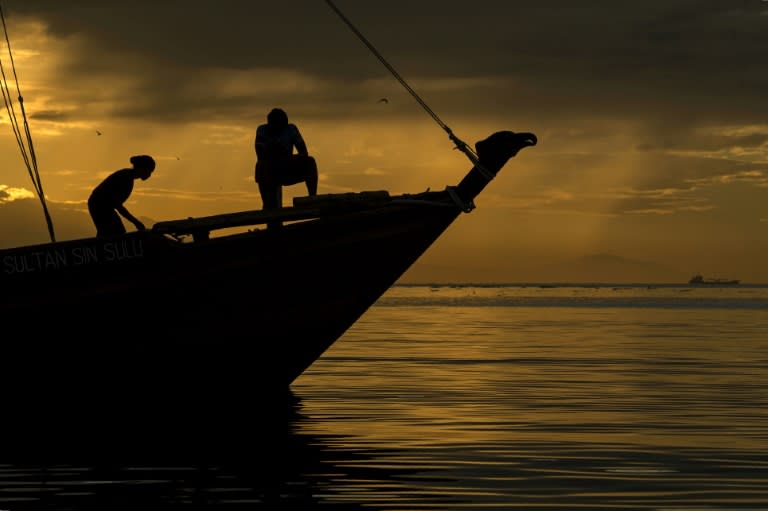 Philippine adventurers will journey on replica wooden boats 1,000 kilometres (600 miles) to the southeastern Chinese city of Quanzhou and are aiming to do it with as little modern technical help as possible