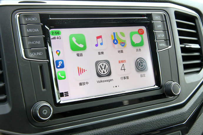 可支援Apple Car Play與Android Auto雙系統。