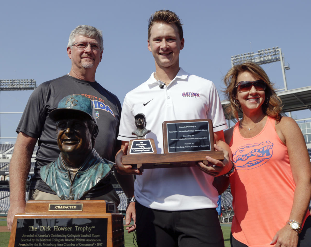 MLB: Royals prospect Brady Singer pays off parents' debt for Christmas