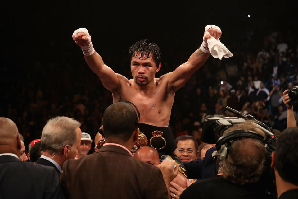 LAS VEGAS, NEVADA - 19 DE ENERO: Manny Pacquiao celebra después de derrotar a Adrien Broner por decisión unánime durante el campeonato de peso welter de la AMB en el MGM Grand Garden Arena el 19 de enero de 2019 en Las Vegas, Nevada. (Foto de Christian Petersen/Getty Images)