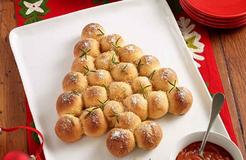 Christmas Tree Pull Apart Pizza Bites