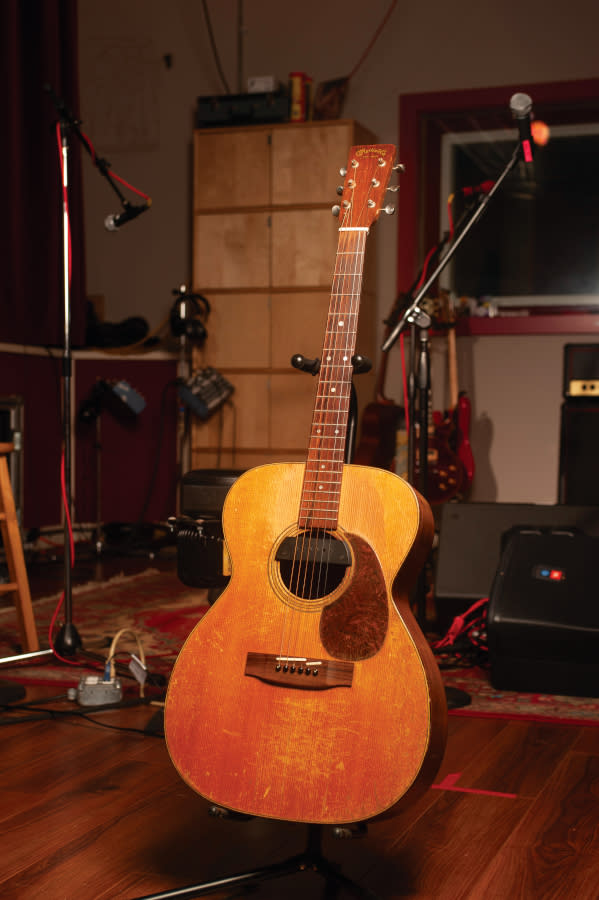 Joe Satriani's 1948 Martin 000-21 acoutic guitar