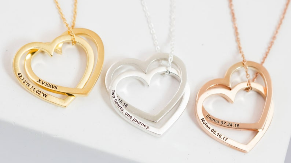 Best gifts for mom: Personalized necklace
