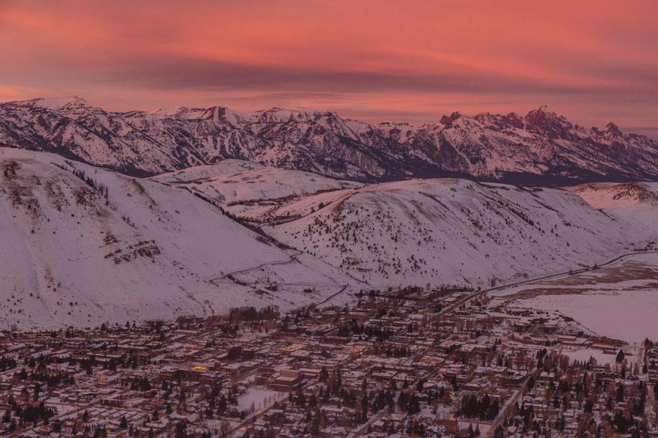 Hollywood actors come to Jackson Hole to get away from glitzy Aspen (Stephen Shelesky)