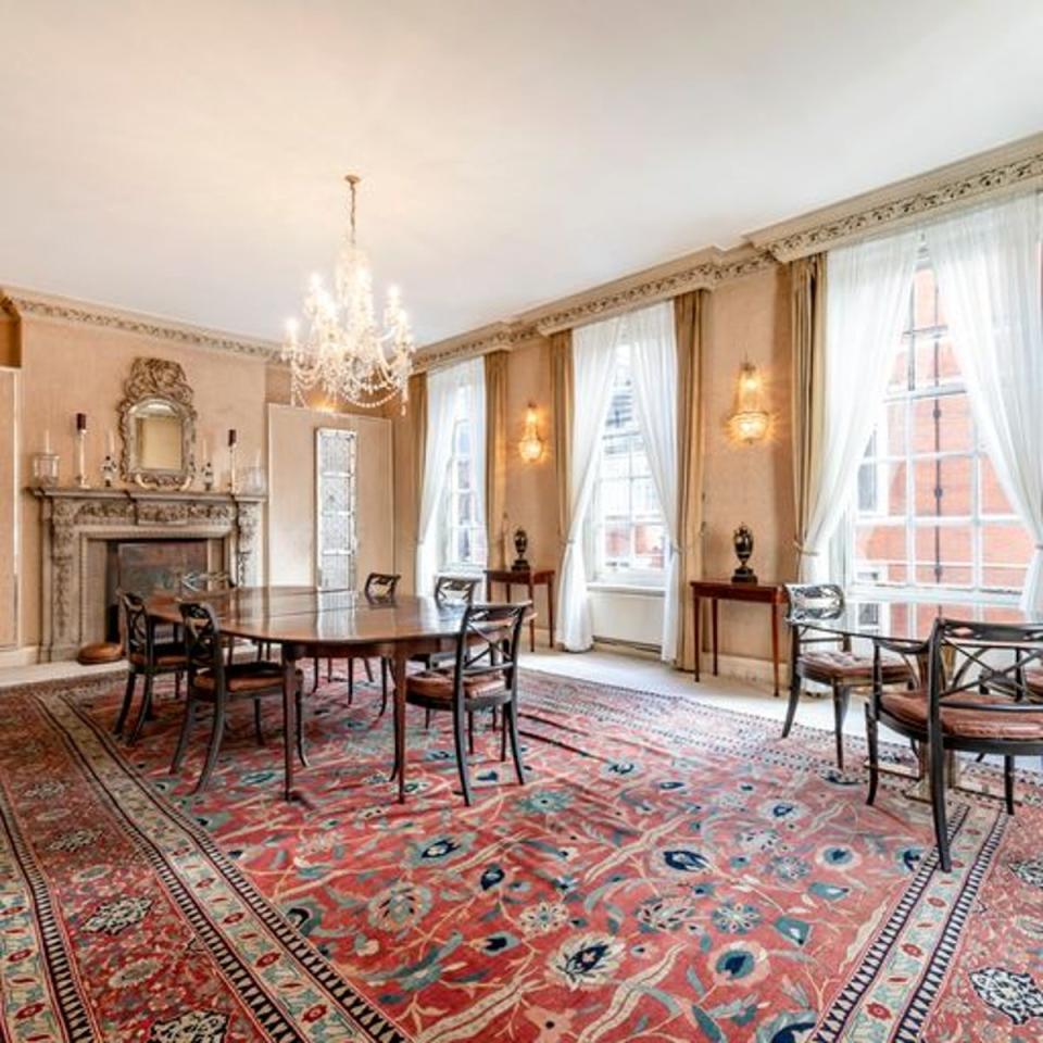 The dining room at 49 Grosvenor Square (Peter Wetherell)