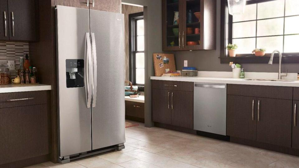 Keep your favorite foods cool with this Whirlpool refrigerator and more kitchen appliances on sale at Best Buy.