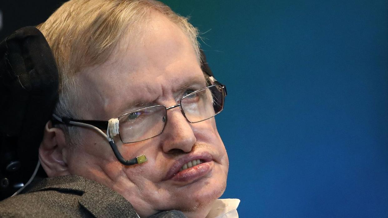 Der britische Astrophysiker Stephen Hawking starb vor gut einem halben Jahr. Jetzt erscheint mit «Kurze Antworten auf große Fragen» sein letztes Buch. Foto: Philip Toscano