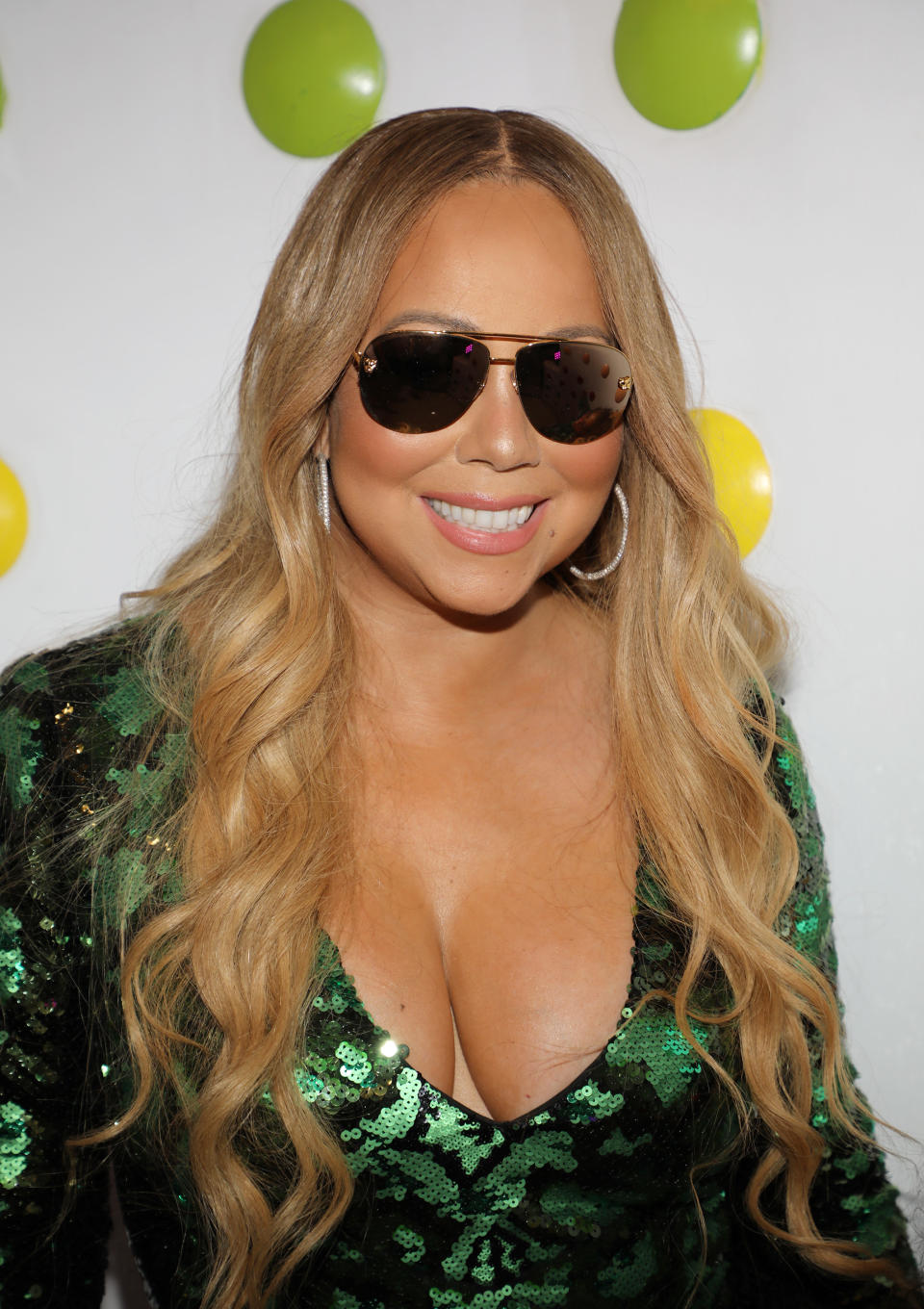 <p>Mariah Carey estuvo en el Sugar Factory American Brasserie de Miami junto a sus bellos hijos Moroccan y Monroe y allí dio mucho de qué hablar por cuenta de un minivestido verde que le quedaba tan ajustado que casi no le permitía respirar bien y que contaba con un profundo escote/ Getty Images </p>