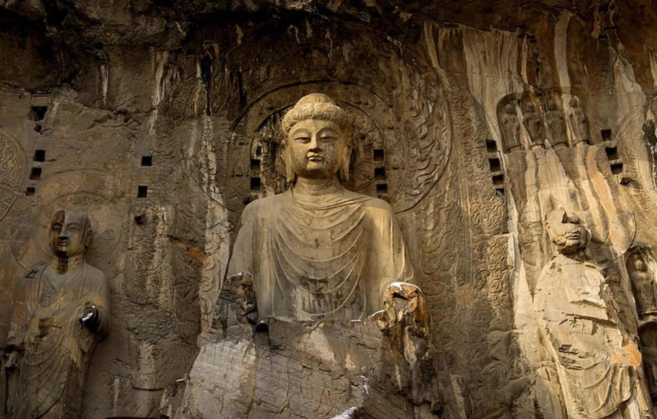 <strong>「大盧舍那像龕」是龍門石窟開鑿規模最大的摩崖像龕。（圖／翻攝百度百科）</strong>