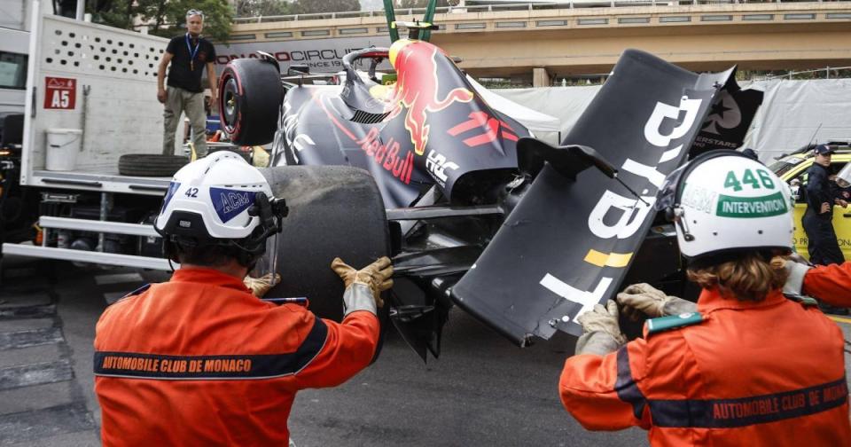 The broken Red Bull driven by Sergio Perez removed. Monaco, May 2022. Credit: Alamy