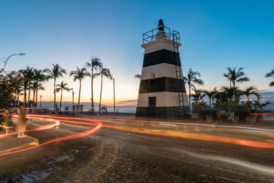 Hilton Puerto Vallarta malecón | Business Insider Mexico