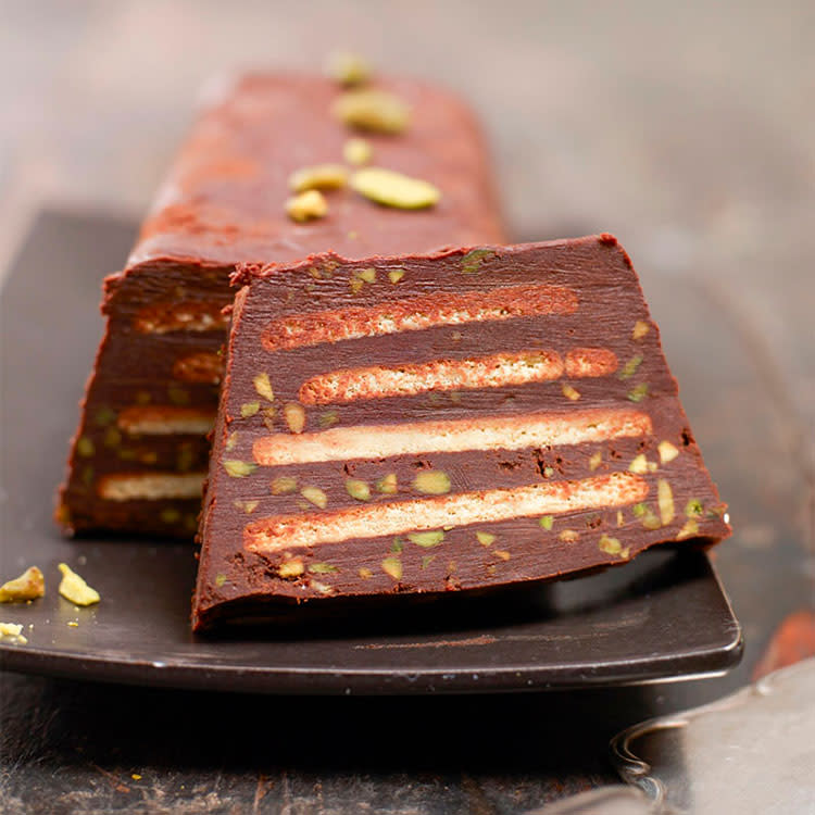 Pastel de galleta, chocolate y pistacho