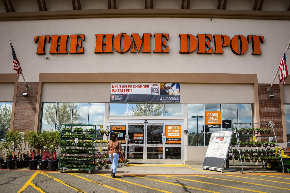 Some Home Depot stores may be more welcoming to pet parents than others<p>Chris Allan via Shutterstock</p>