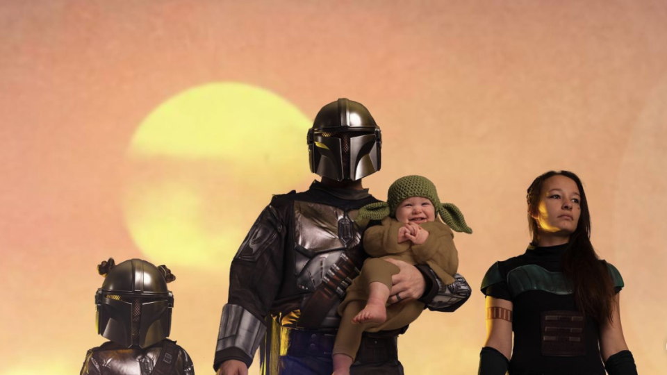 mandolorian family halloween costume